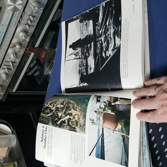 ✨ALASKA COFFEE TABLE BOOK - Picture 6 of 11